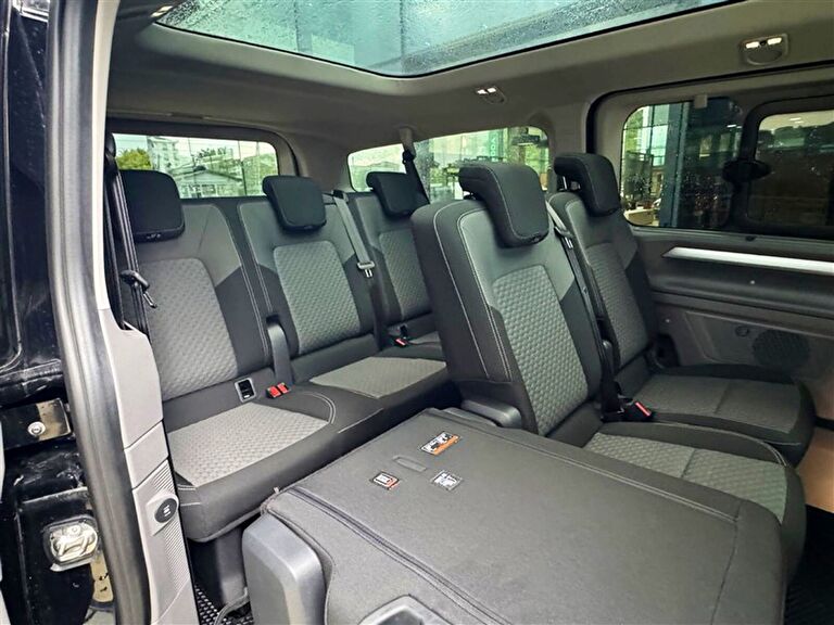 VOLKSWAGEN CARAVELLE
