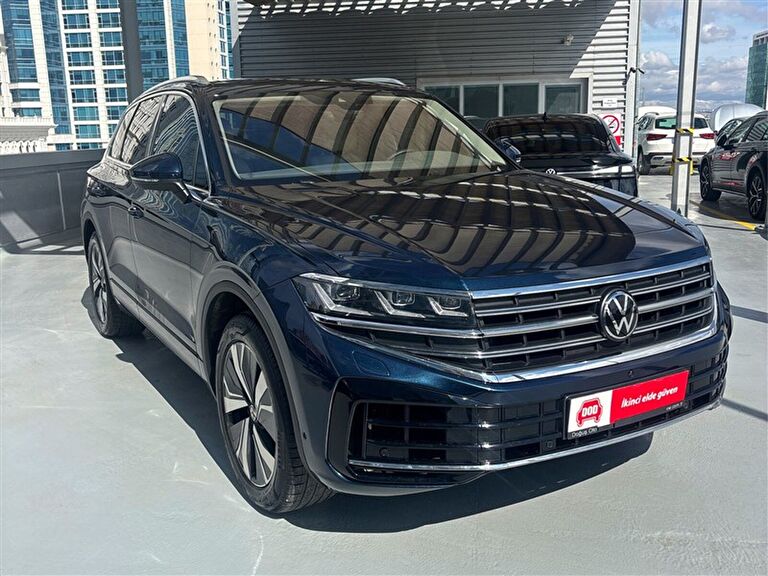 VOLKSWAGEN TOUAREG