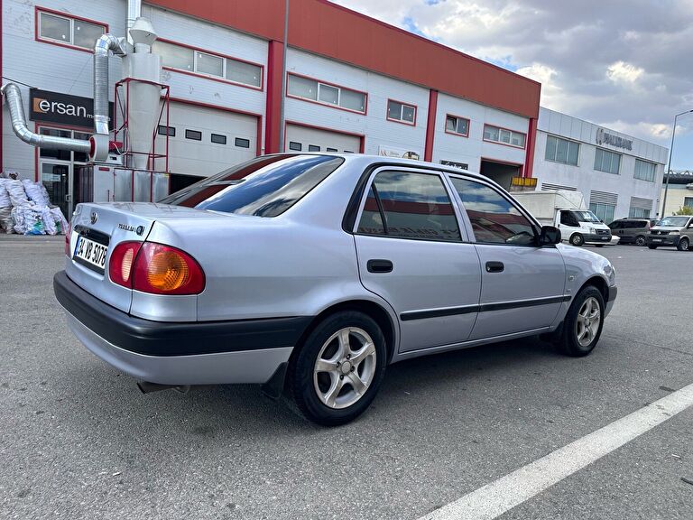 TOYOTA COROLLA
