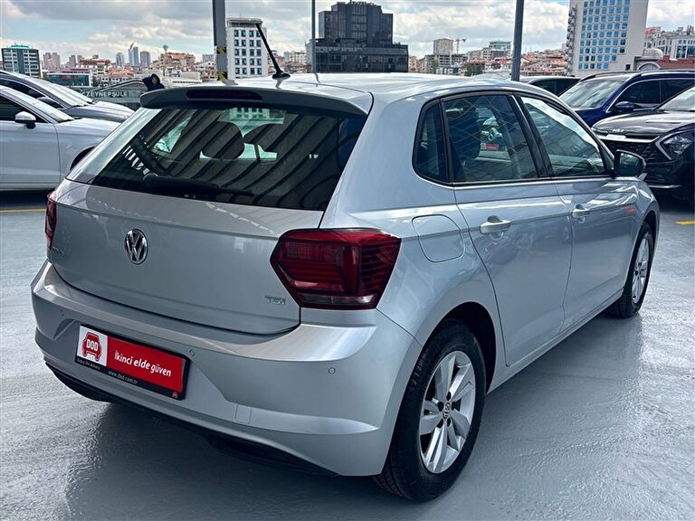 VOLKSWAGEN POLO