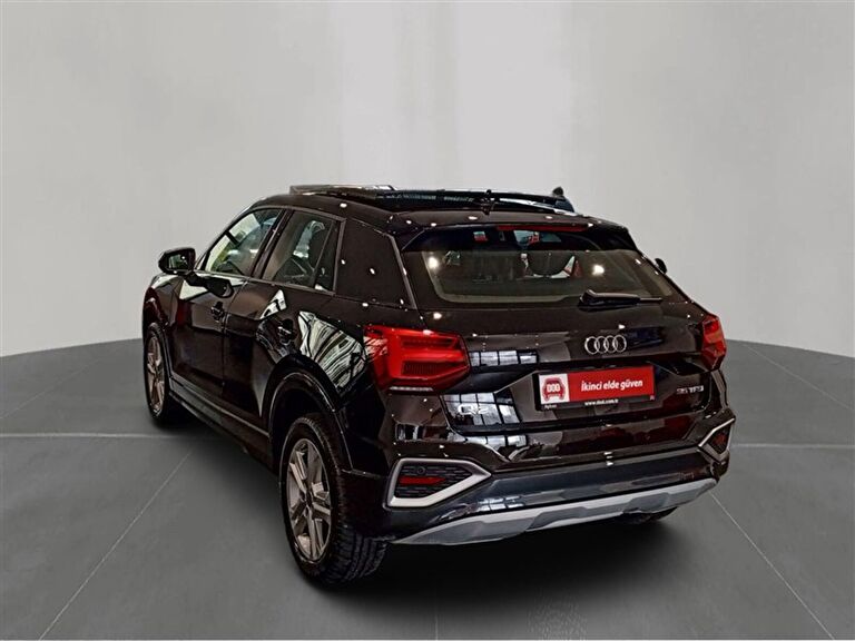 AUDI Q2