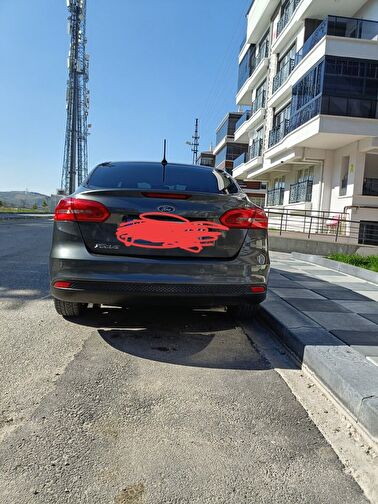 FORD FOCUS