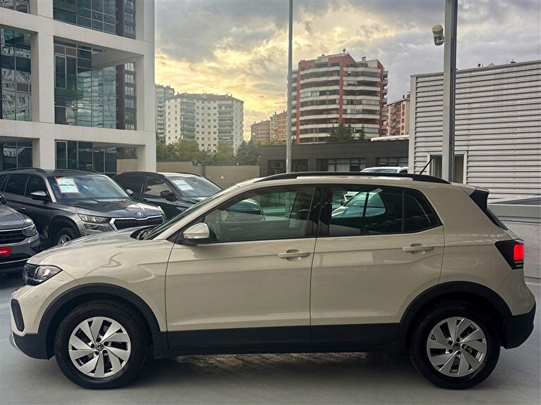 VOLKSWAGEN T-CROSS