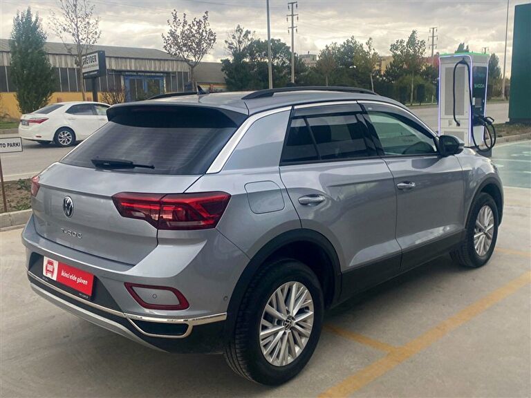 VOLKSWAGEN T-ROC