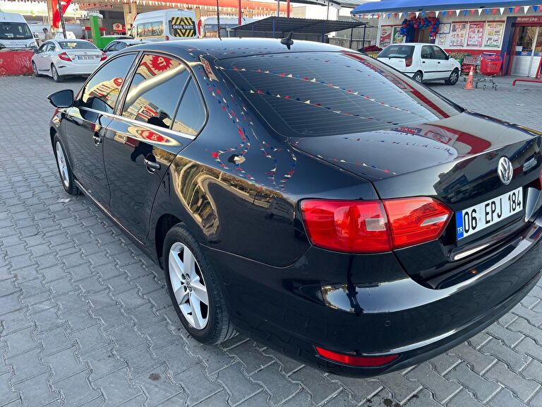 VOLKSWAGEN JETTA