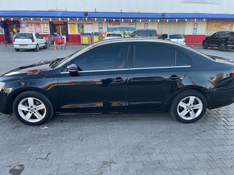 VOLKSWAGEN JETTA