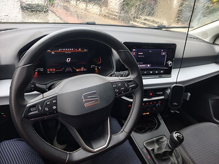 SEAT IBIZA