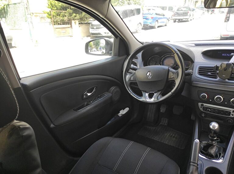 RENAULT FLUENCE