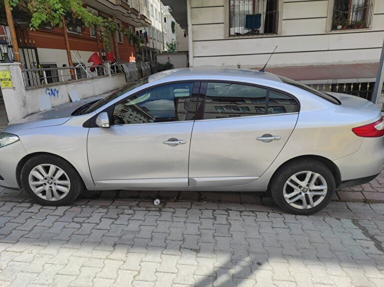 RENAULT FLUENCE