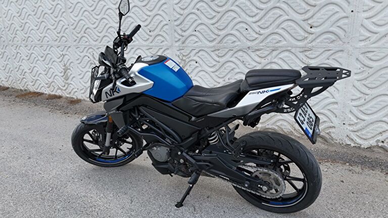 CFmoto 250NK