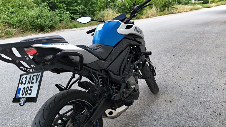 CFmoto 250NK