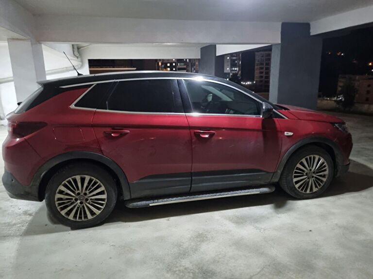 OPEL GRANDLAND X