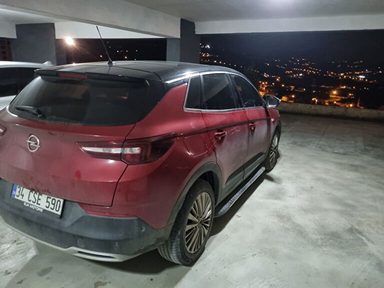 OPEL GRANDLAND X