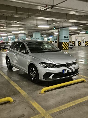 VOLKSWAGEN POLO