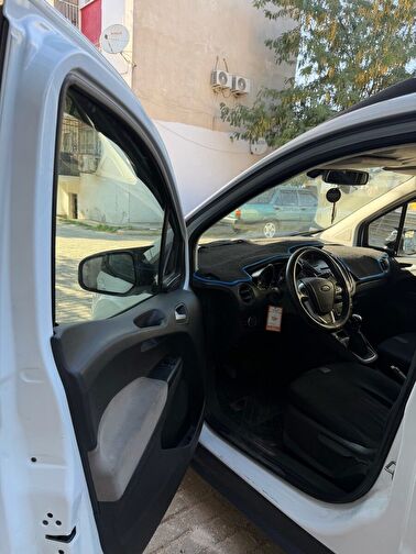 FORD TOURNEO COURIER