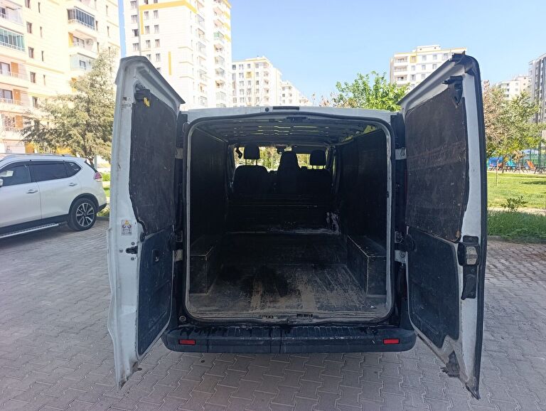 RENAULT TRAFIC