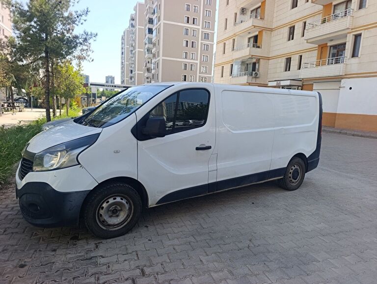 RENAULT TRAFIC