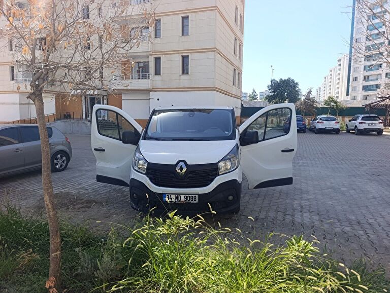 RENAULT TRAFIC