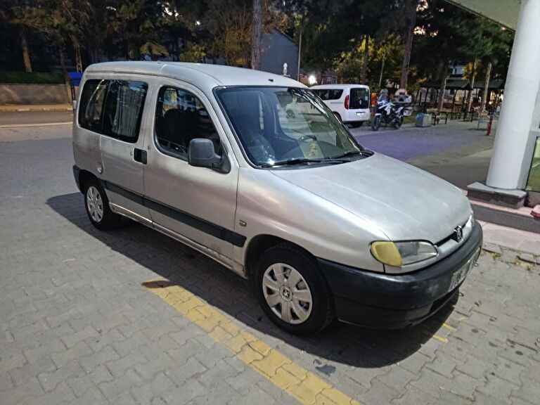 PEUGEOT PARTNER