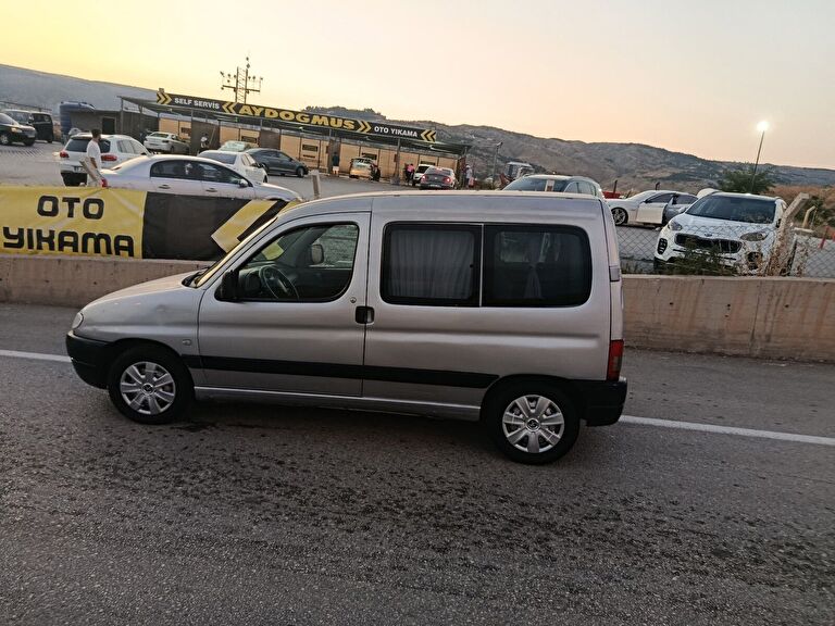 PEUGEOT PARTNER
