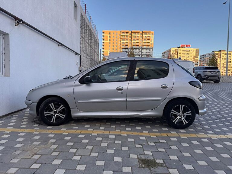 PEUGEOT 206