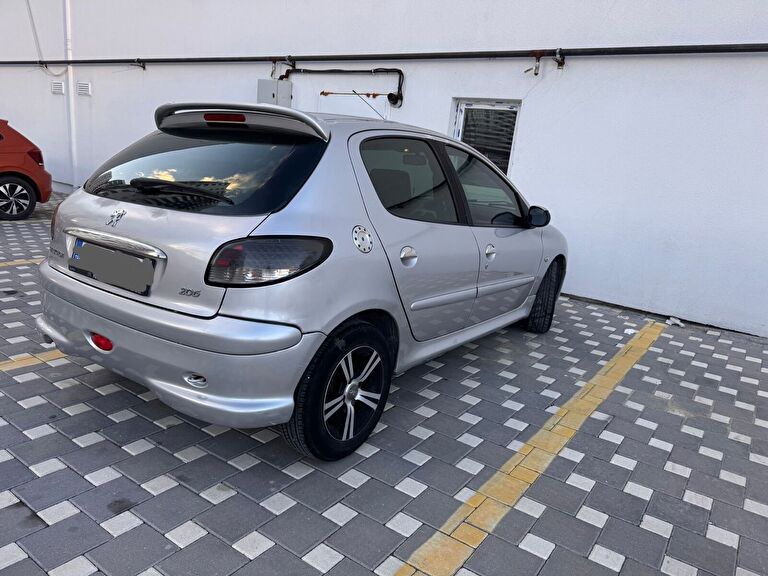 PEUGEOT 206