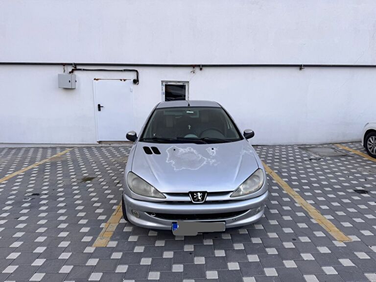 PEUGEOT 206