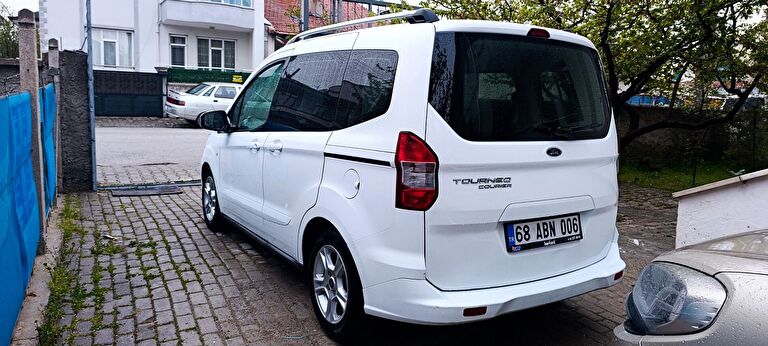 FORD TOURNEO COURIER