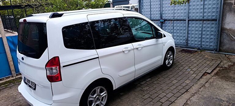 FORD TOURNEO COURIER