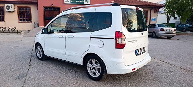 FORD TOURNEO COURIER