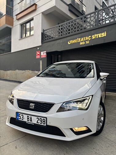 SEAT LEON
