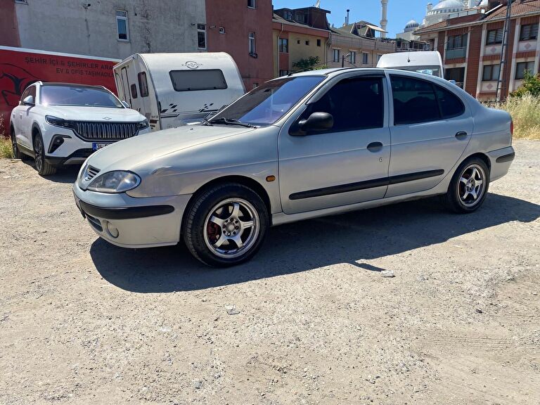 RENAULT MEGANE