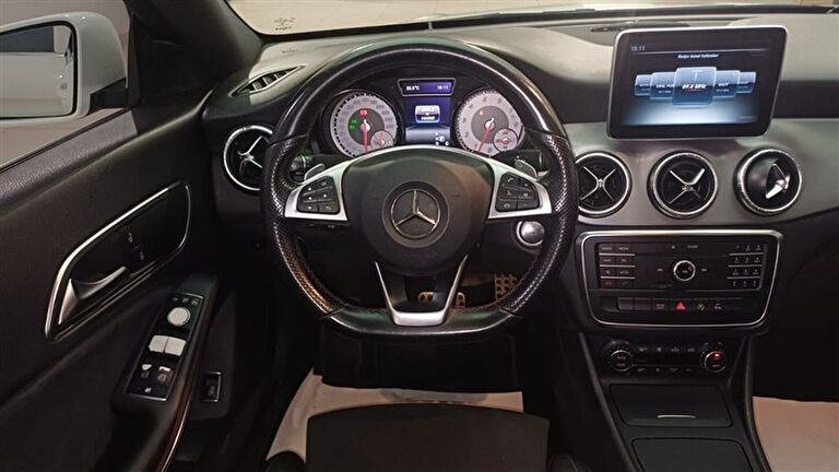 MERCEDES CLA