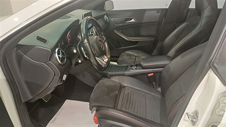 MERCEDES CLA