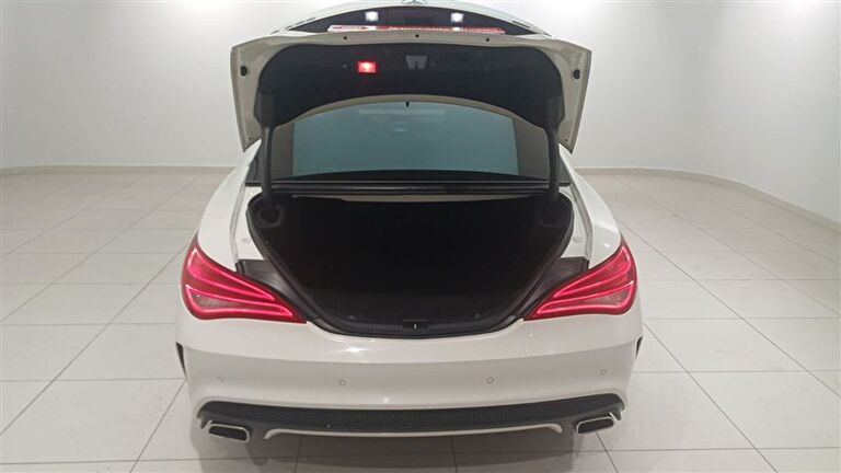 MERCEDES CLA