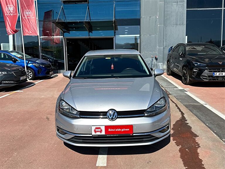 VOLKSWAGEN GOLF