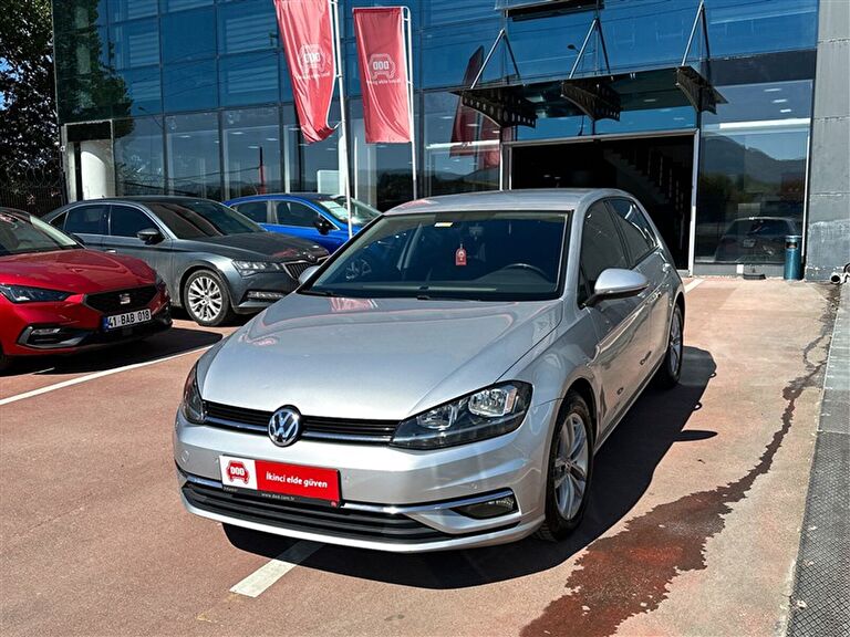 VOLKSWAGEN GOLF