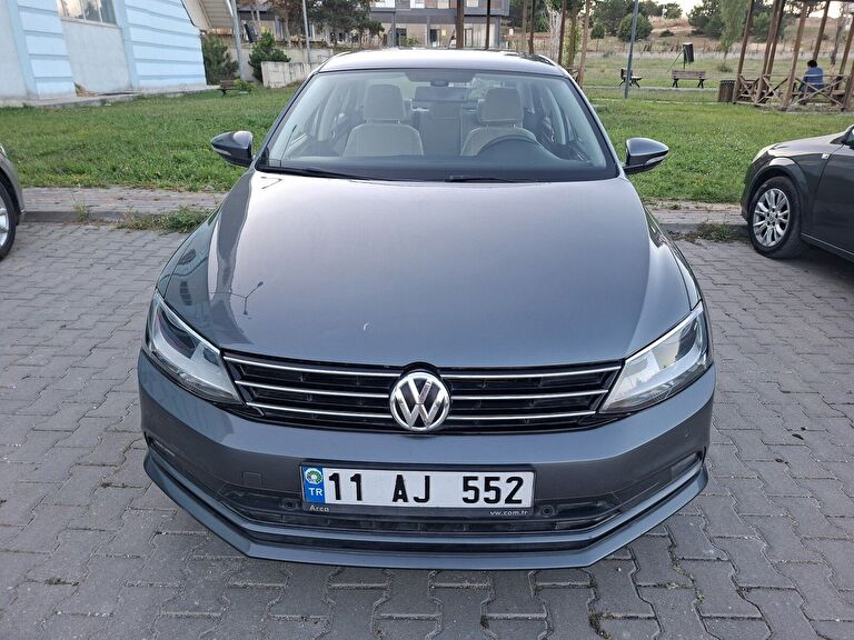 VOLKSWAGEN JETTA