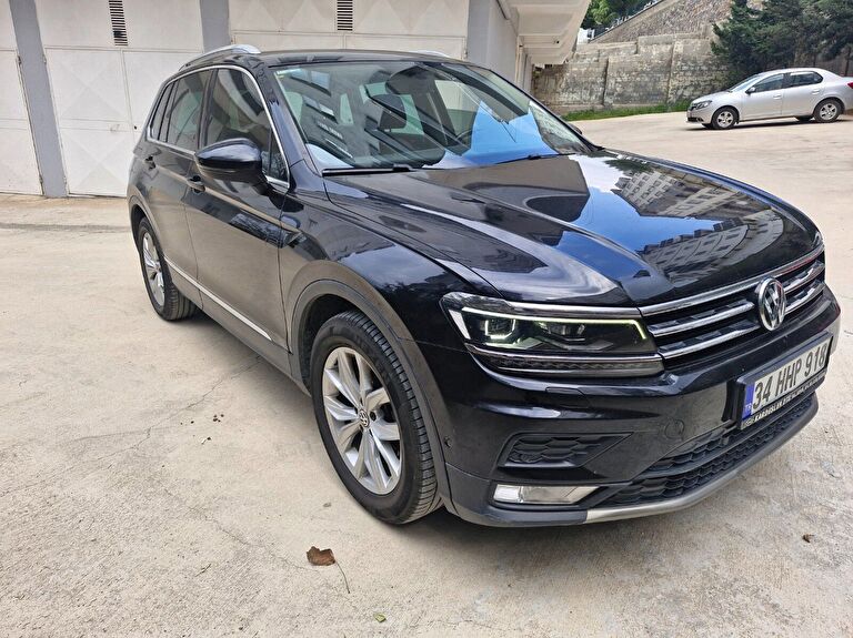VOLKSWAGEN TIGUAN