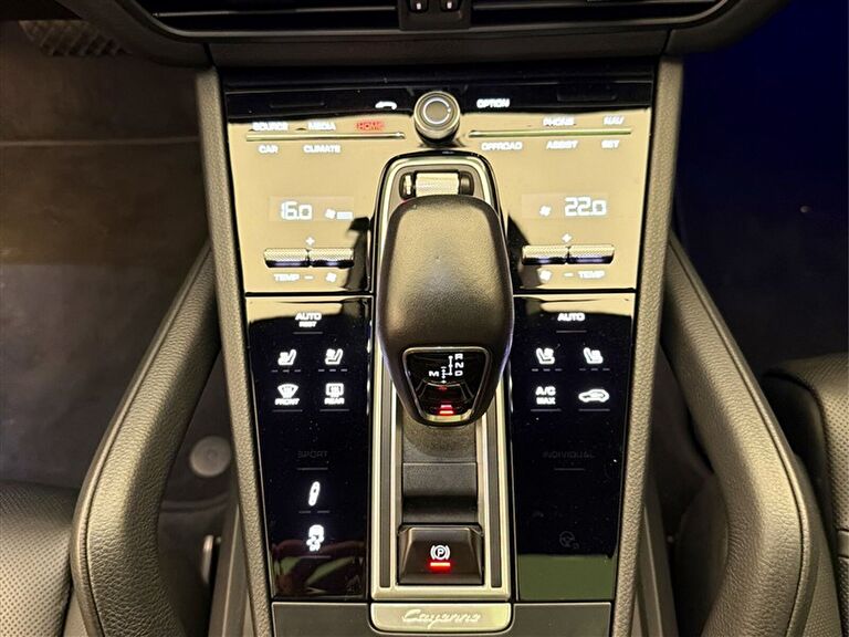 PORSCHE CAYENNE