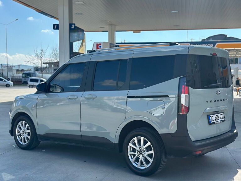 FORD TOURNEO COURIER