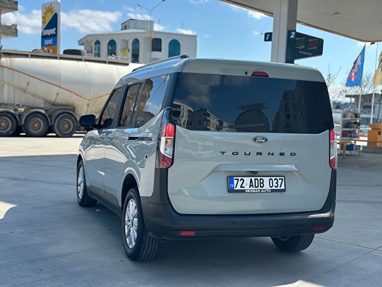 FORD TOURNEO COURIER