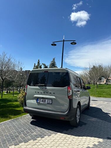 FORD TOURNEO COURIER