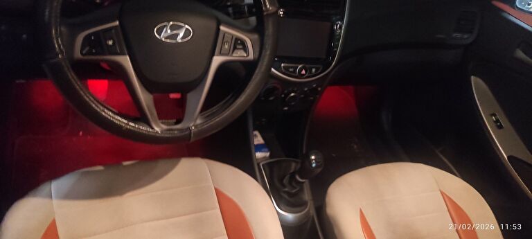 HYUNDAI ACCENT BLUE
