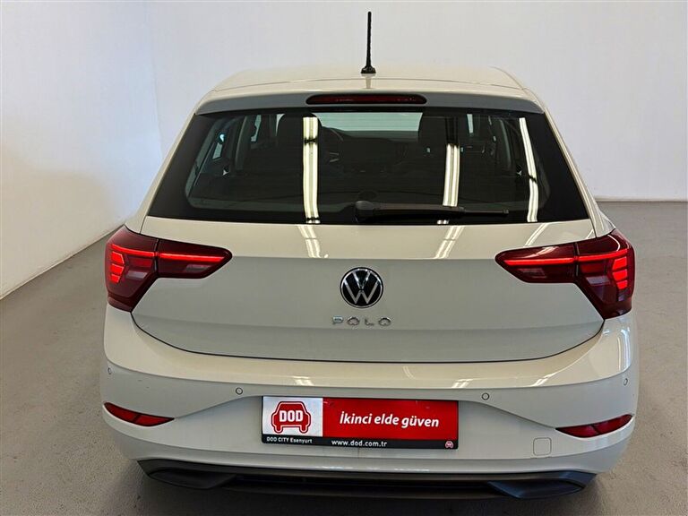 VOLKSWAGEN POLO
