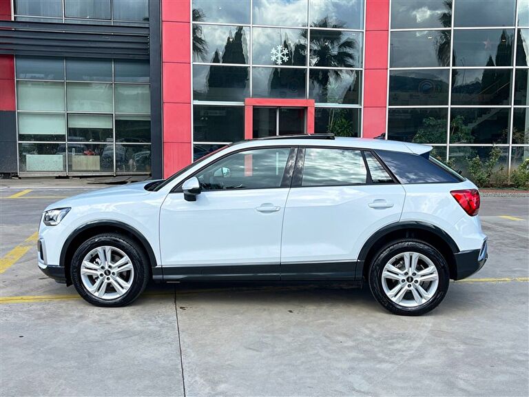 AUDI Q2