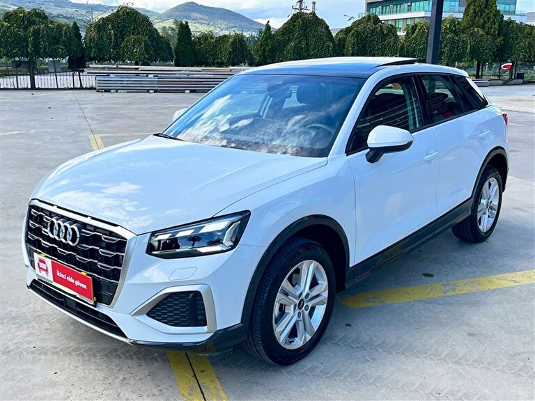 AUDI Q2