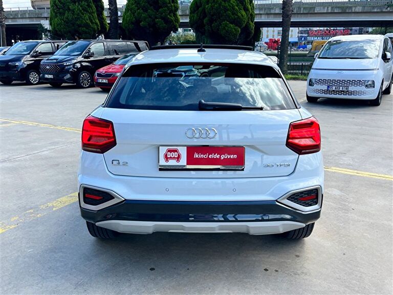AUDI Q2