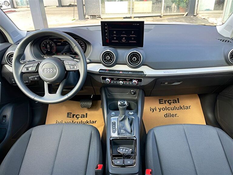 AUDI Q2