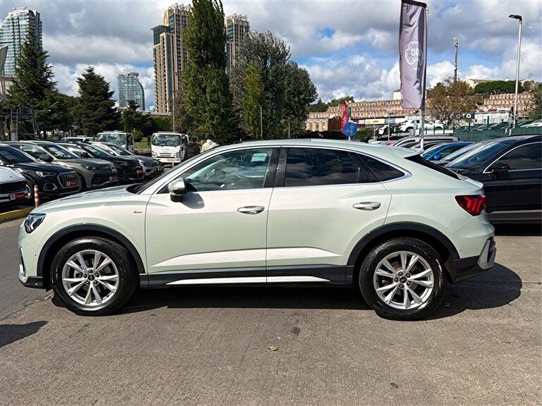 AUDI Q3 SPORTBACK